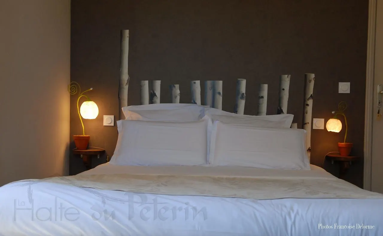 La Halte Du Pelerin Chambres D'Hotes Chérier Bed & Breakfast